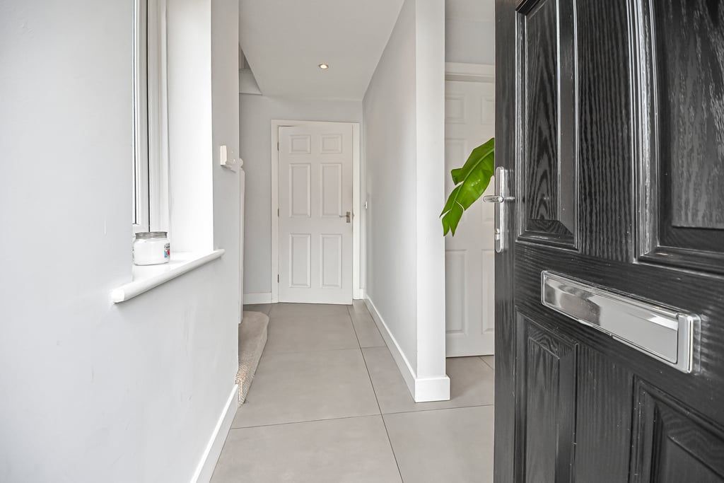 Property photo 3 of 27