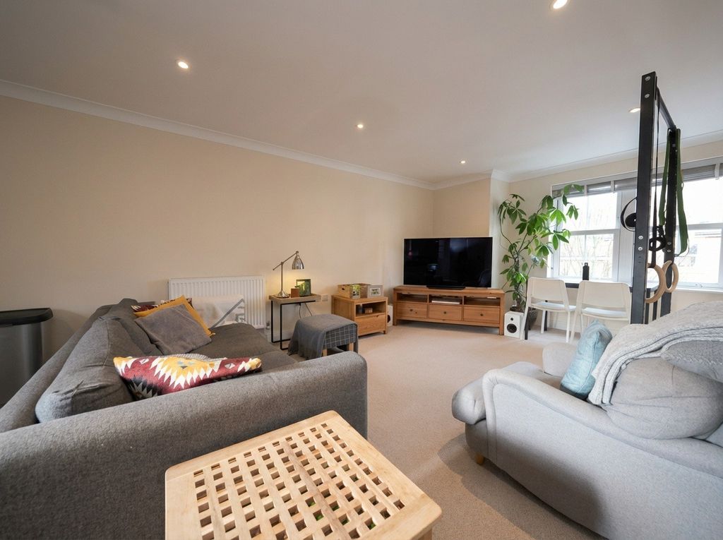 Property photo 2 of 12 4430036