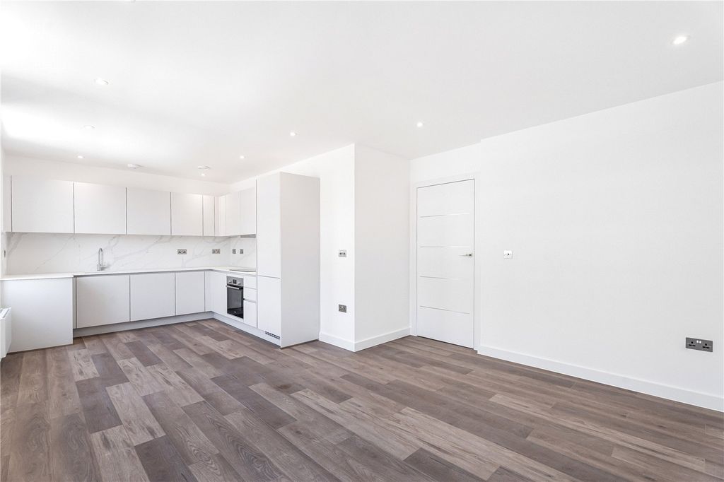 Property photo 1 of 16 Open Plan Living