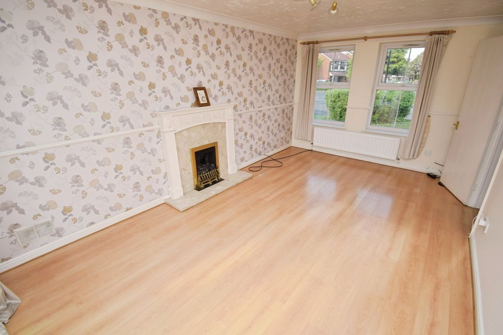 Property photo 2 of 23 Sitting Room