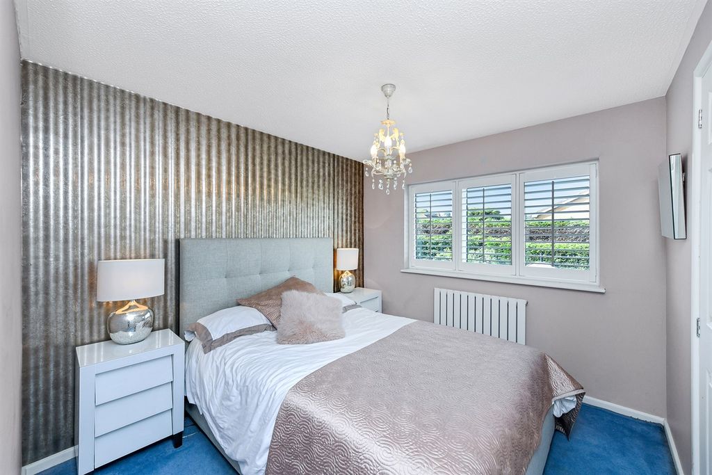Additional image 18 of 5 bed detached house to rentMelton Gardens NG12