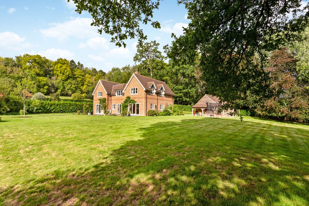 Property photo 2 of 19