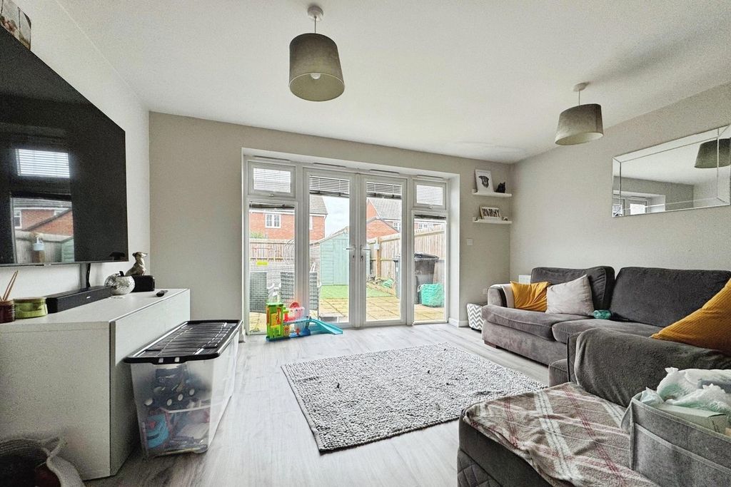 Property photo 3 of 10