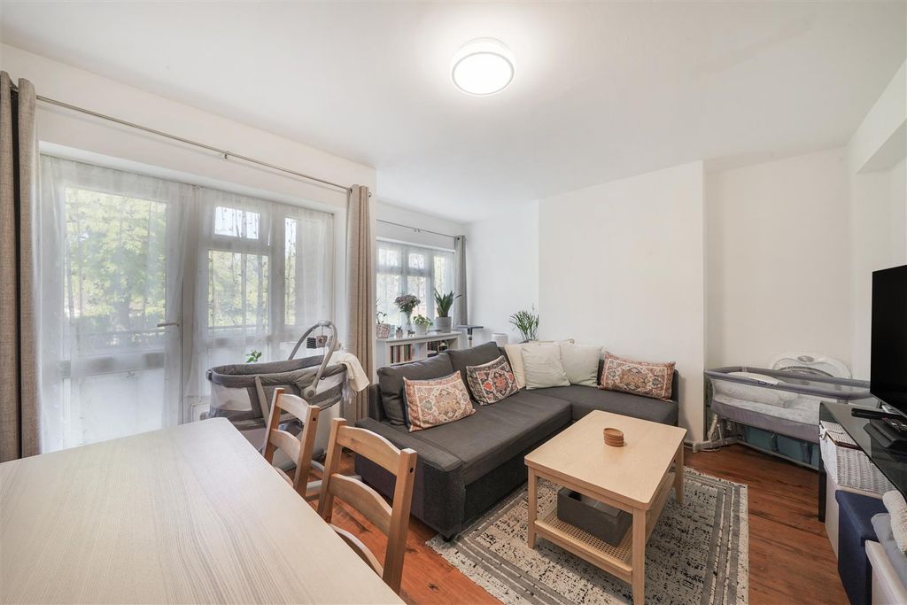 Property photo 2 of 10 3 Gauntlett Court - Utkdak8C8Itgr3l9Roav.Jpg
