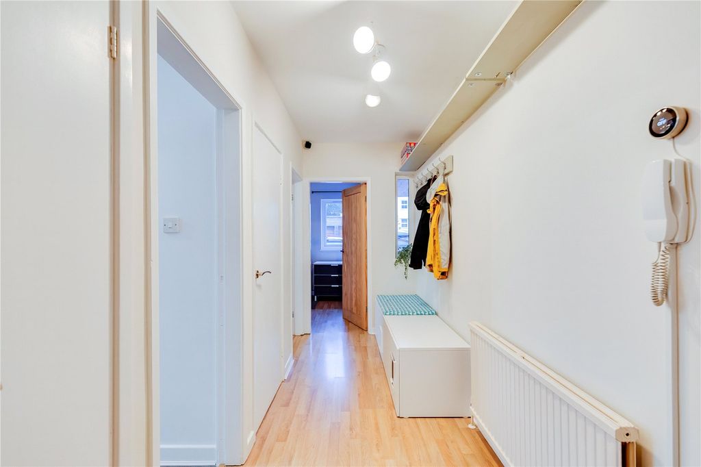 Property photo 3 of 24 Picture No. 02