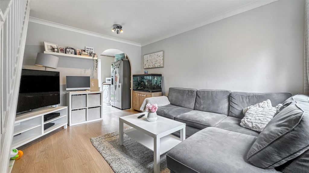 Property photo 2 of 8 Lounge