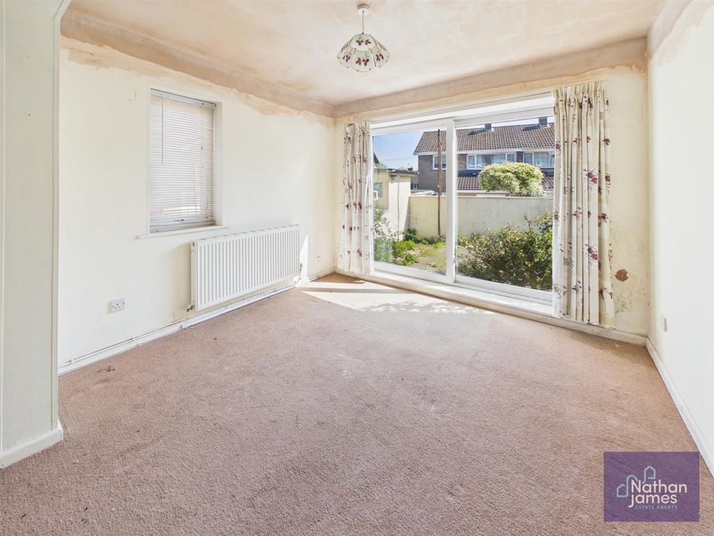 Property photo 3 of 13 Dining Room