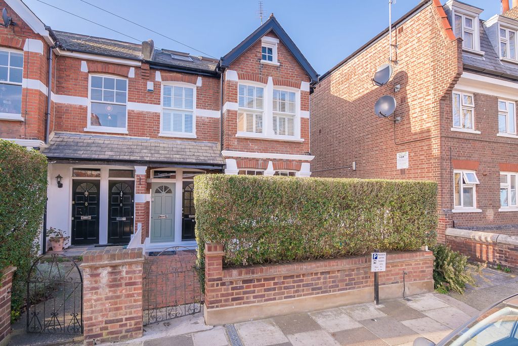 Property photo 1 of 8