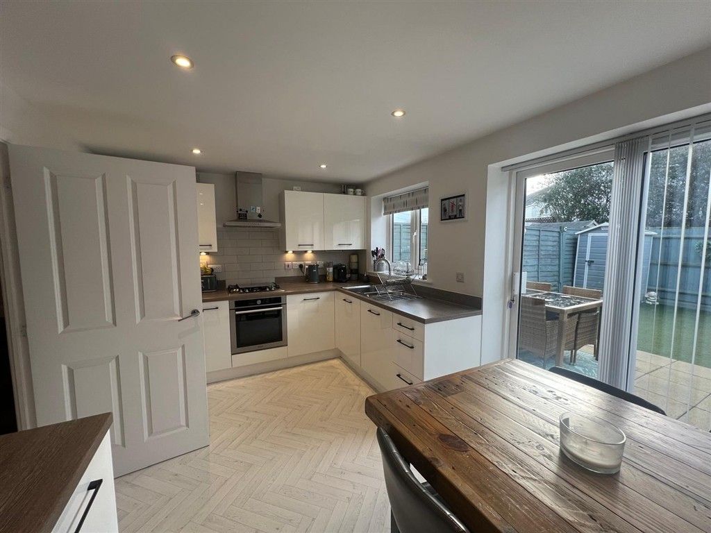 Property photo 2 of 8 Kitchen/Diner