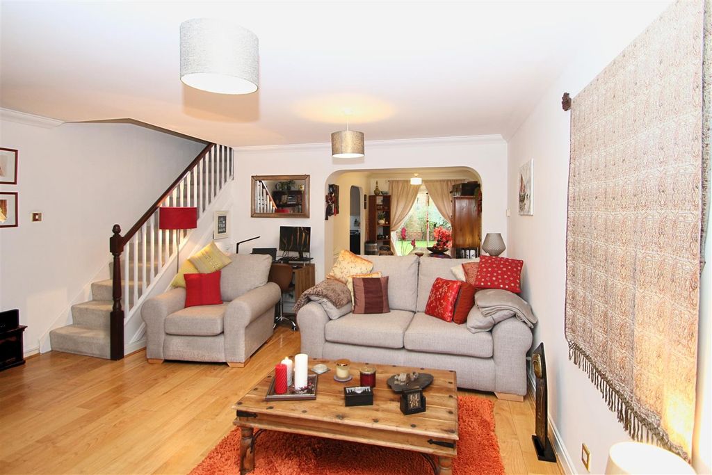 Property photo 2 of 11