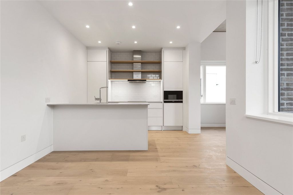 Property photo 2 of 12 Picture No. 03