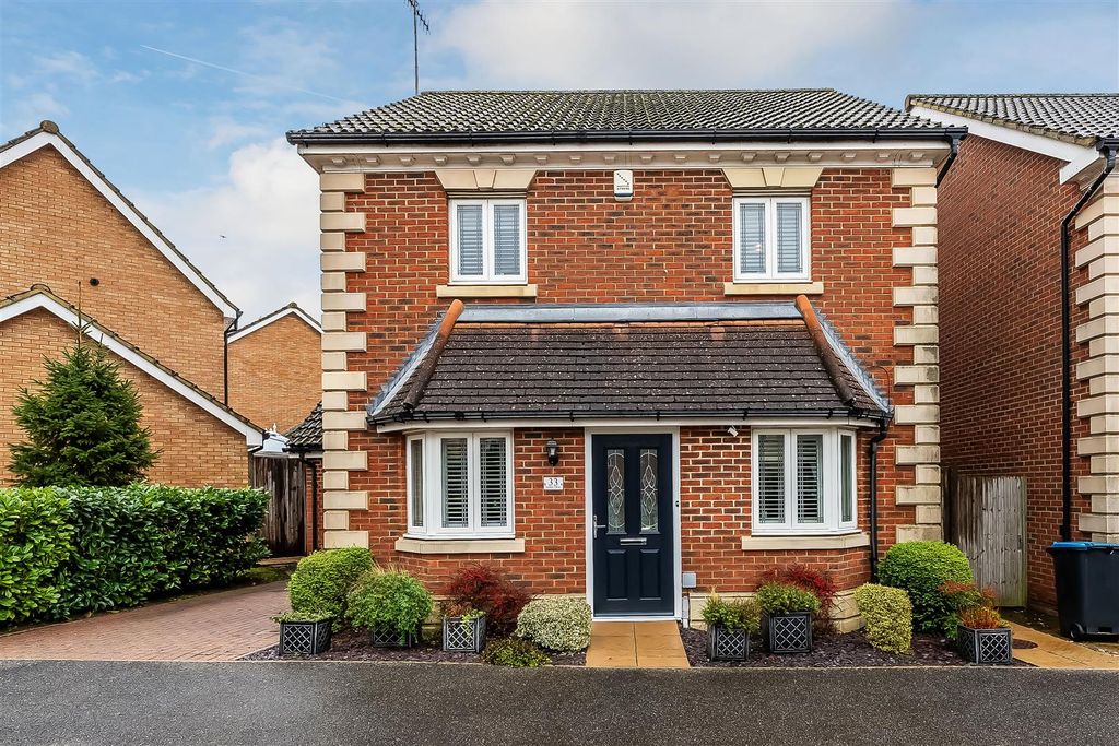 Property photo 1 of 17 33-Juniper-Close-24.Jpg