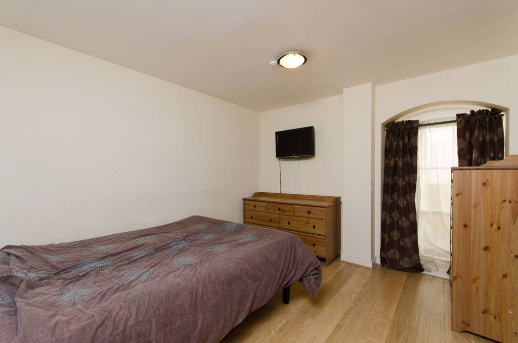 Property photo 3 of 5