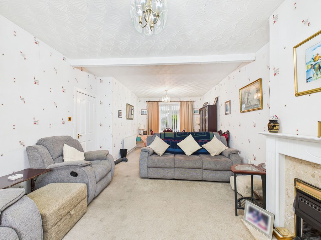 Property photo 2 of 27