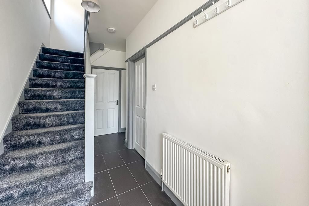 Property photo 3 of 21 Entrance Hall