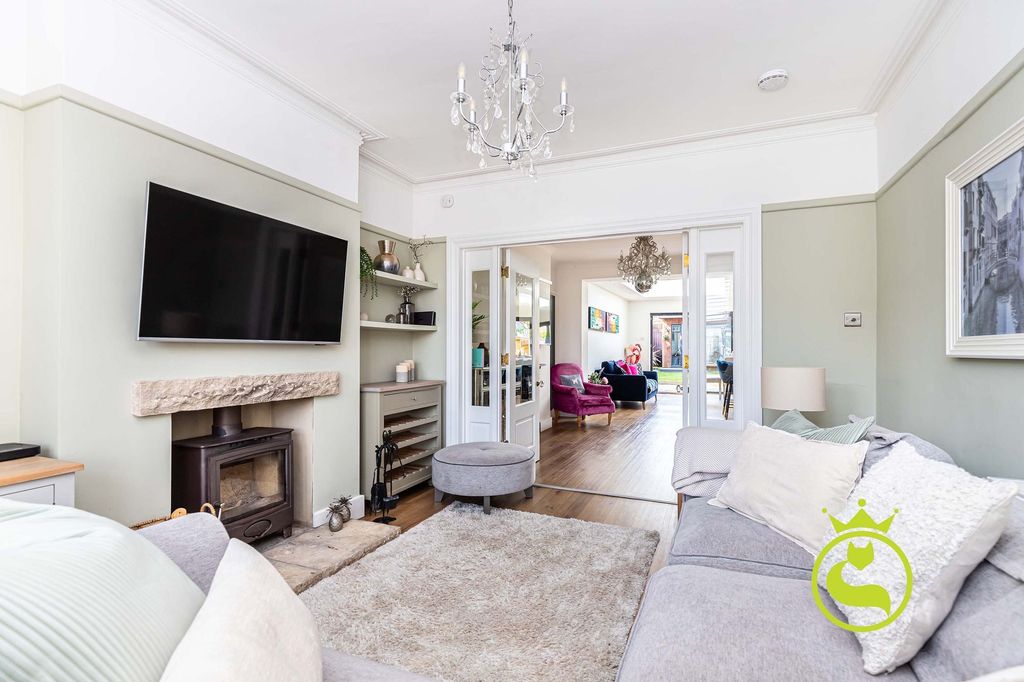 Property photo 3 of 21