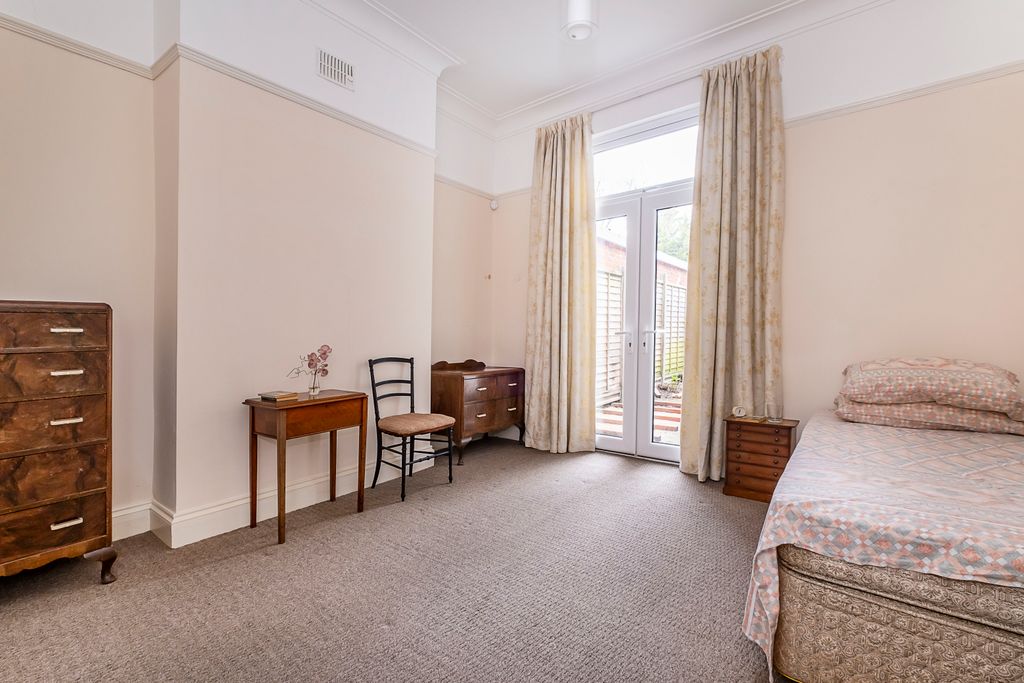 Property photo 2 of 23