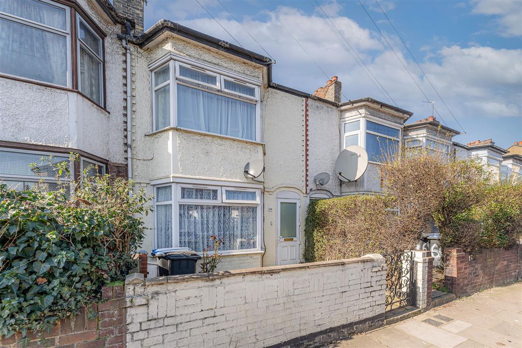 Property photo 2 of 21