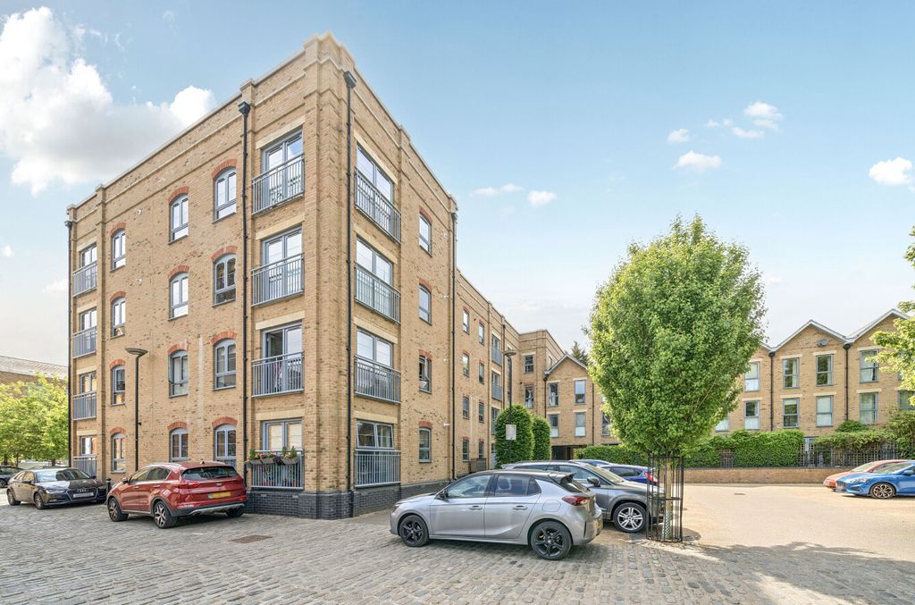 Property photo 1 of 18 1296410-1-682c92A...