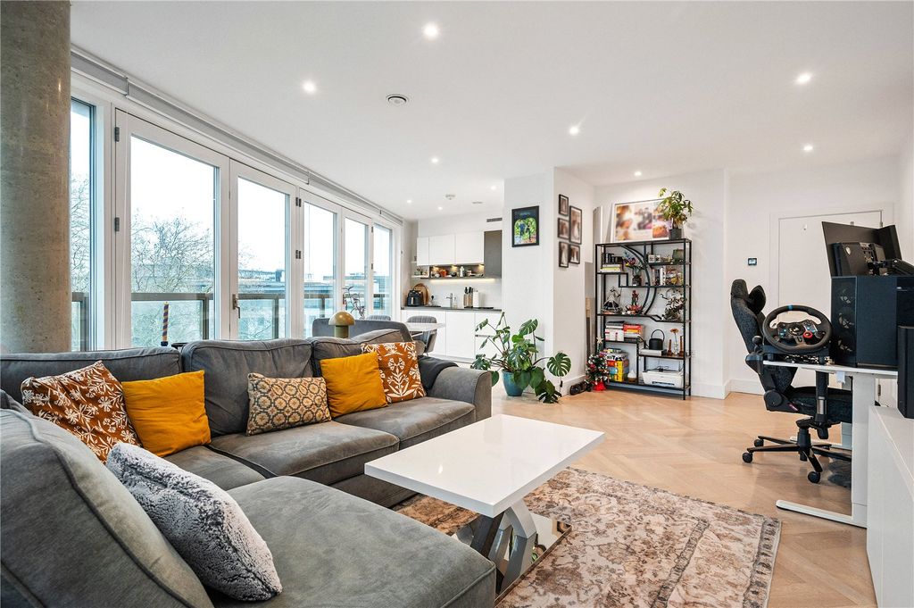 Property photo 3 of 12 Reception Room