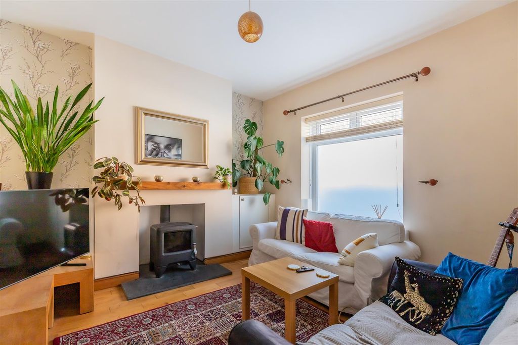 Property photo 2 of 12 44 (2 Of 12).Jpg