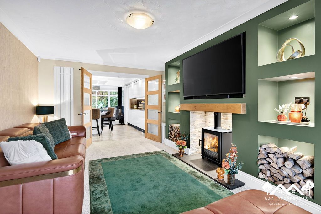 Property photo 3 of 47