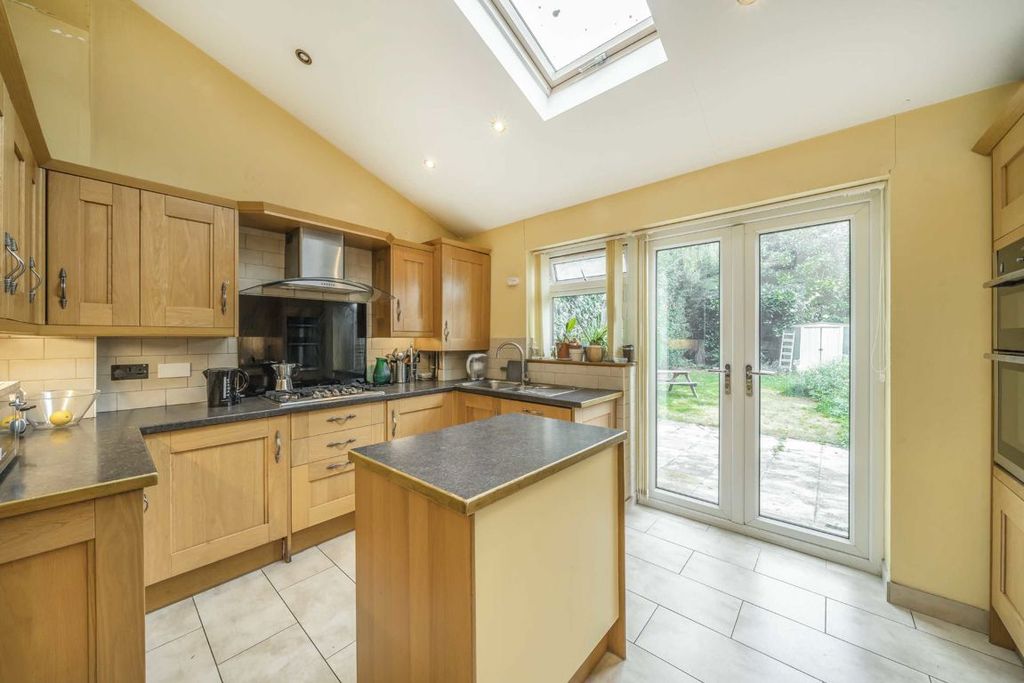Property photo 2 of 7