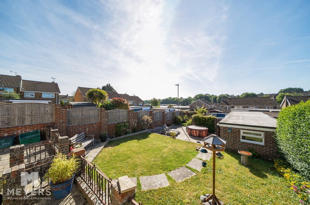 Property photo 2 of 17