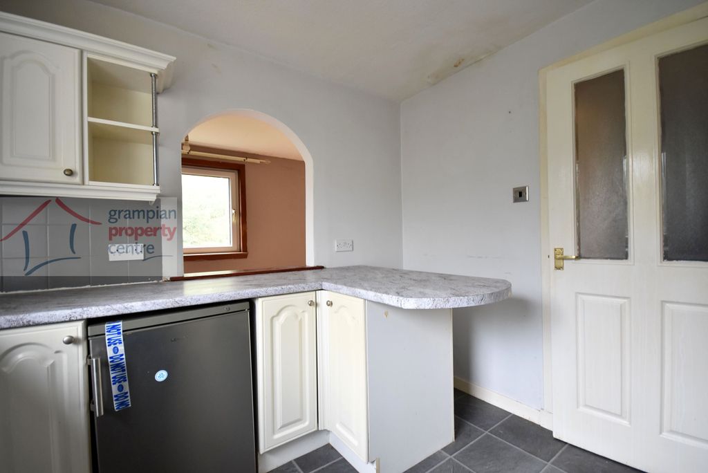 Property photo 3 of 10 Kitchen 2 .Jpg