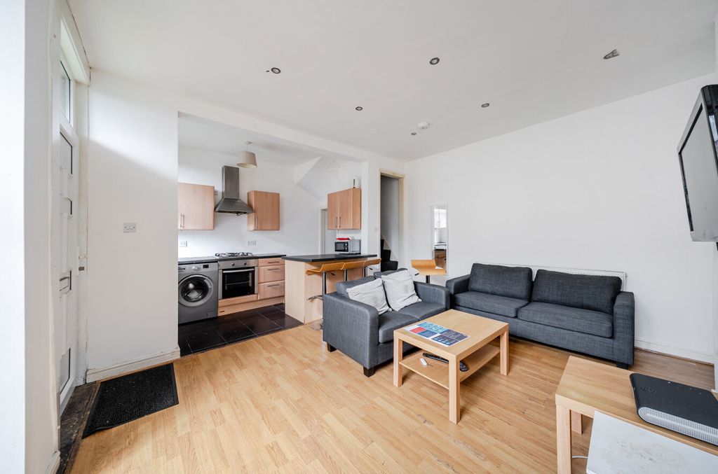 Property photo 3 of 19 1488318-12-6A4Cdb...