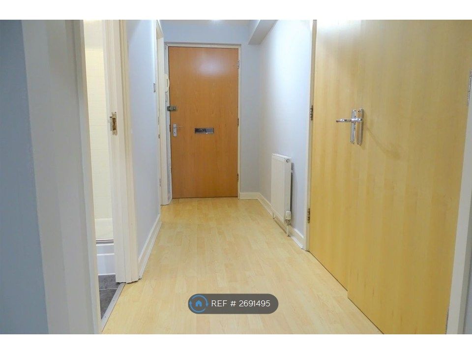 Property photo 2 of 15 Hallway