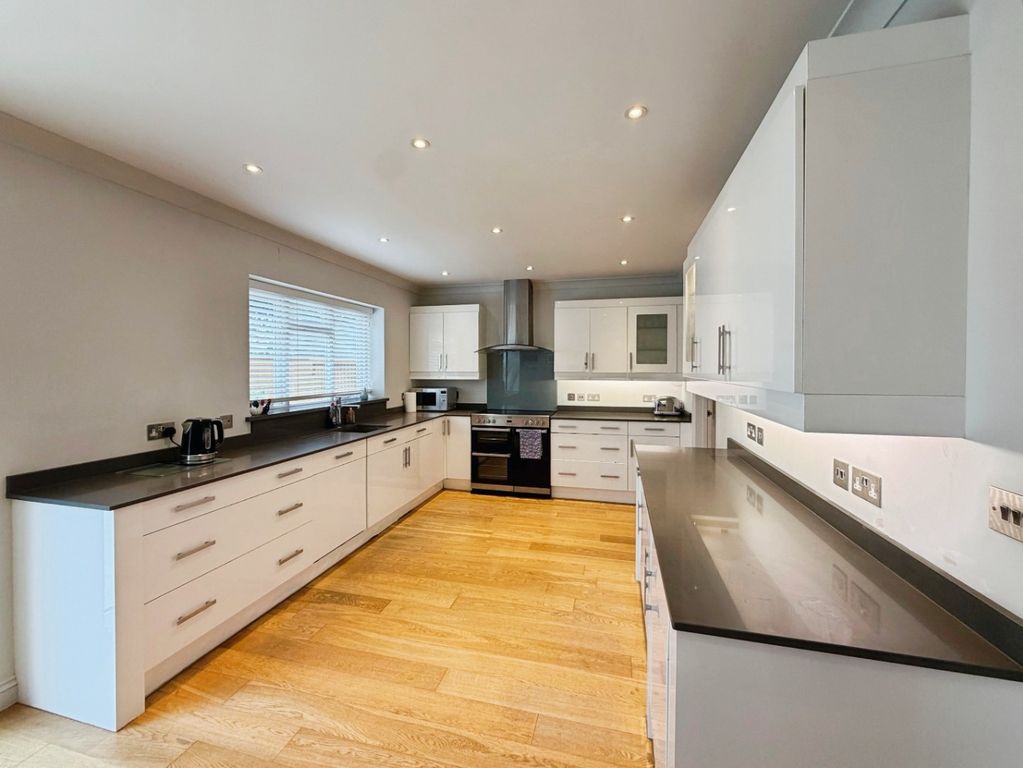 Property photo 3 of 20 5245057