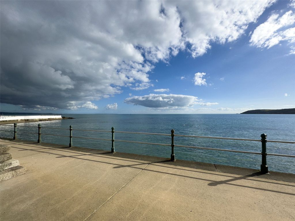 Property photo 2 of 14 Picture No. 32