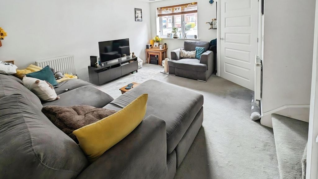 Property photo 3 of 11 Pbox-Img.Jpg