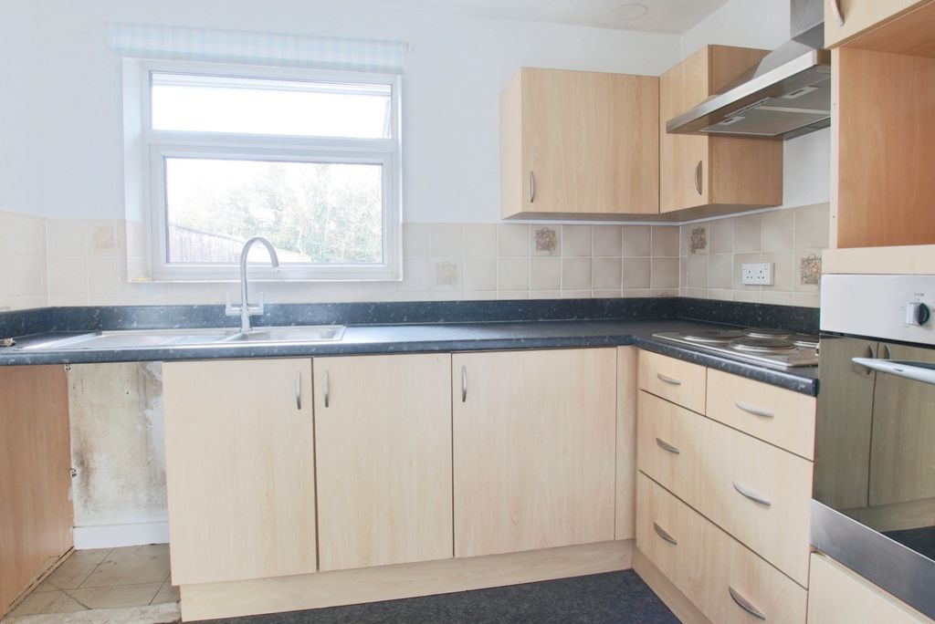 Property photo 2 of 7 4781205