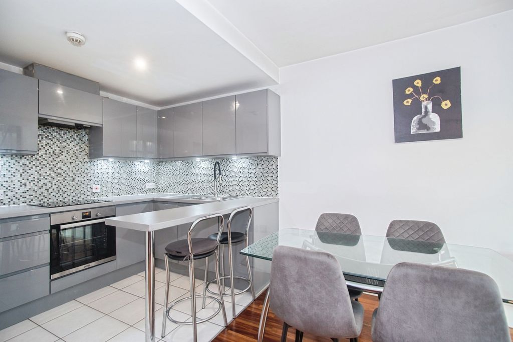 Property photo 3 of 16 Pbox-Img.Jpg