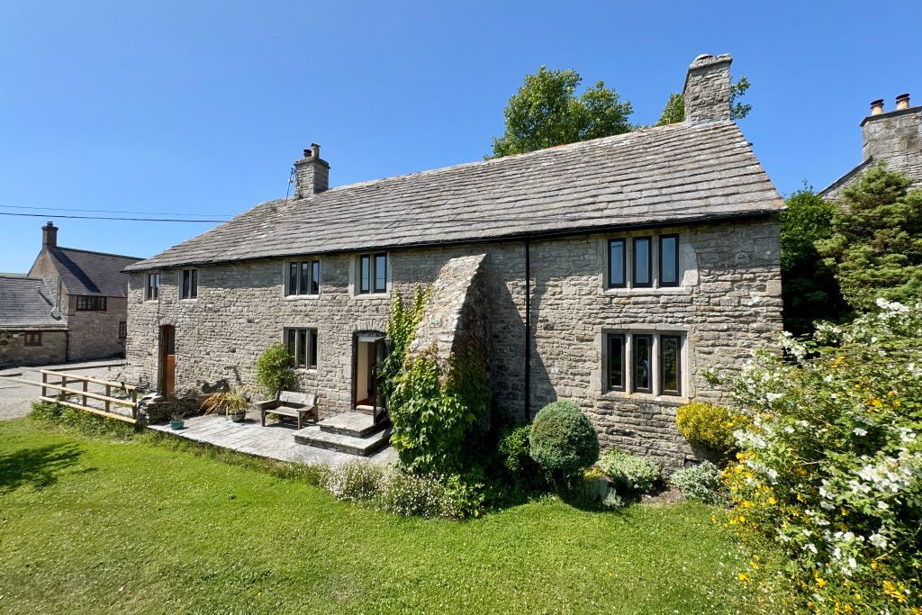 Property photo 1 of 23