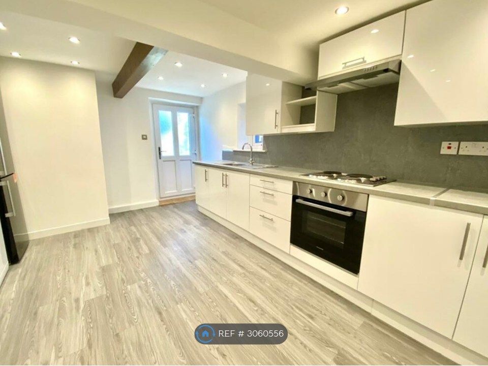 Property photo 1 of 12 Kitchen
