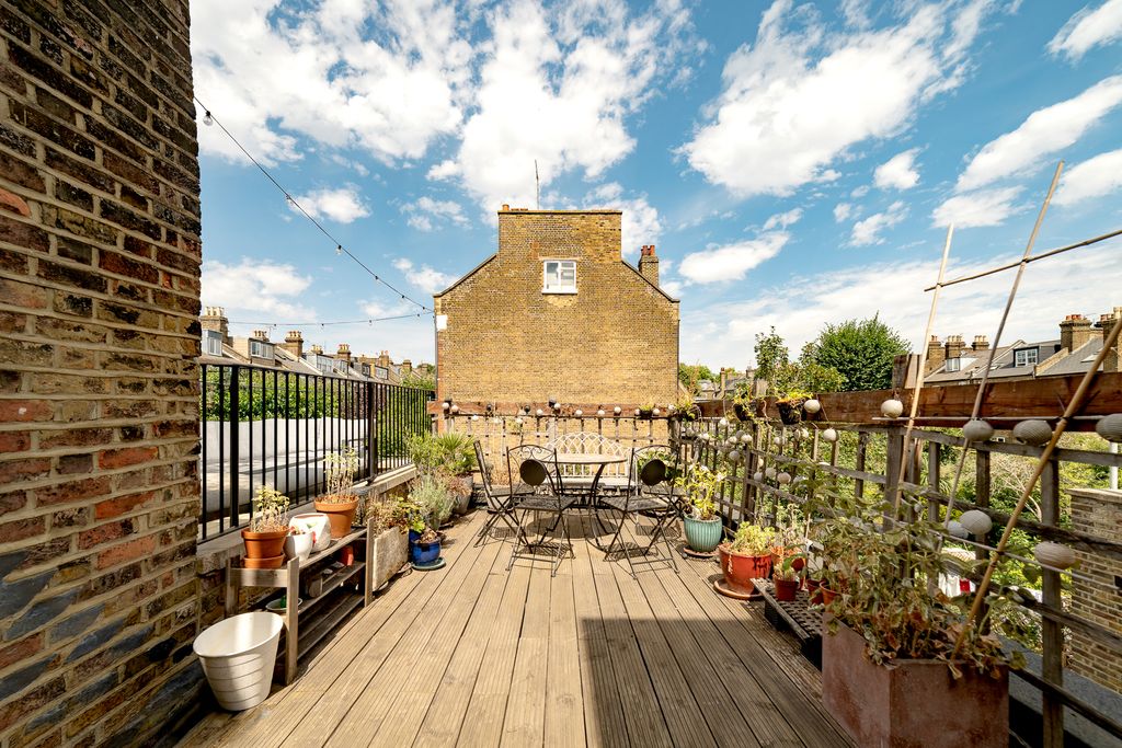 Property photo 3 of 11 Photo 15