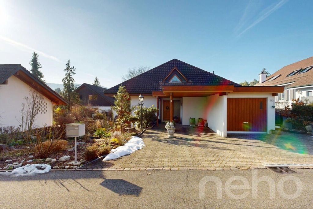 Property photo 1 of 12