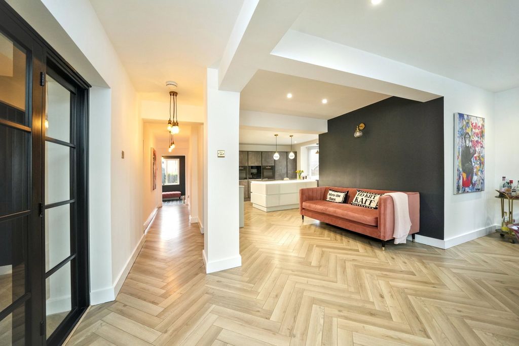 Property photo 2 of 97