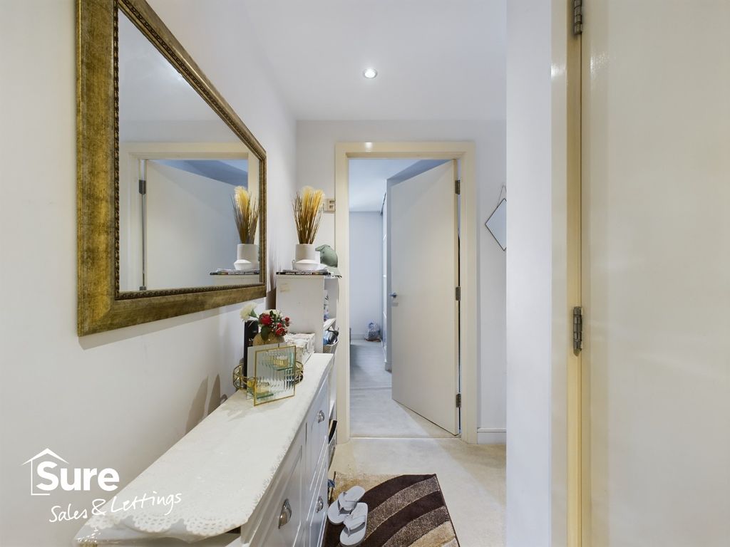 Property photo 2 of 12 1012143