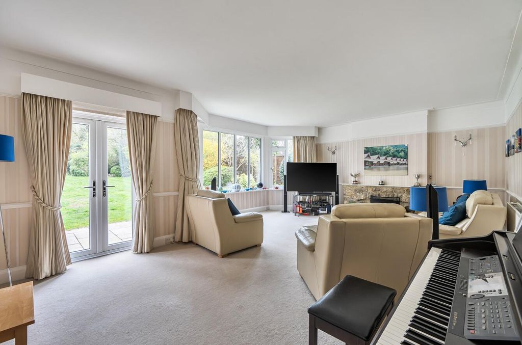 Property photo 2 of 30 1423153-8-69Cbde590F58B.Jpg