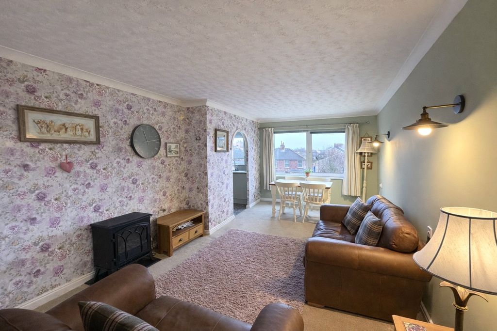 Property photo 3 of 8 Picture No. 17