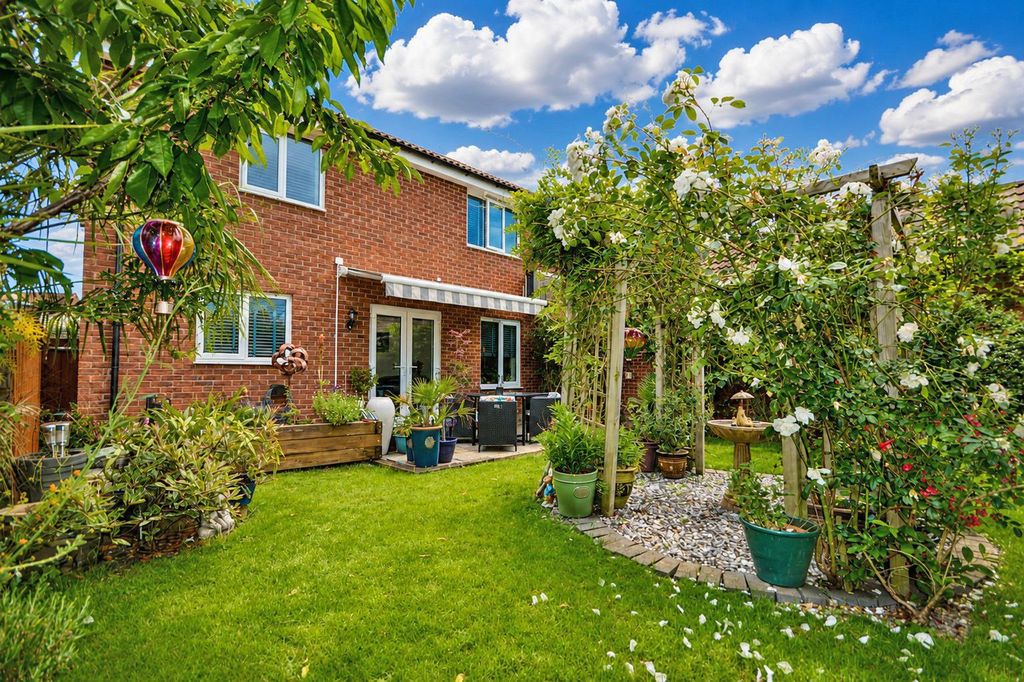 Property photo 2 of 23