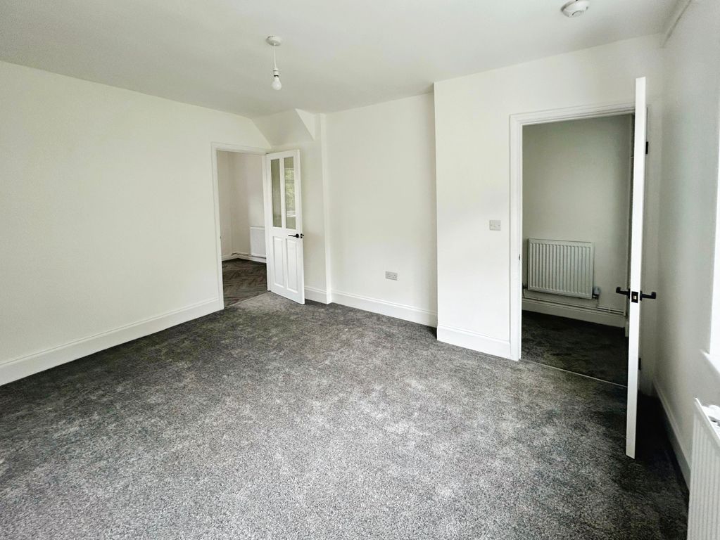 Property photo 3 of 11 Image