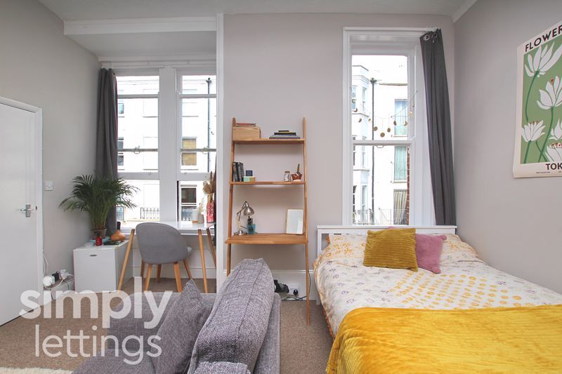 Property photo 3 of 10 Photo 5