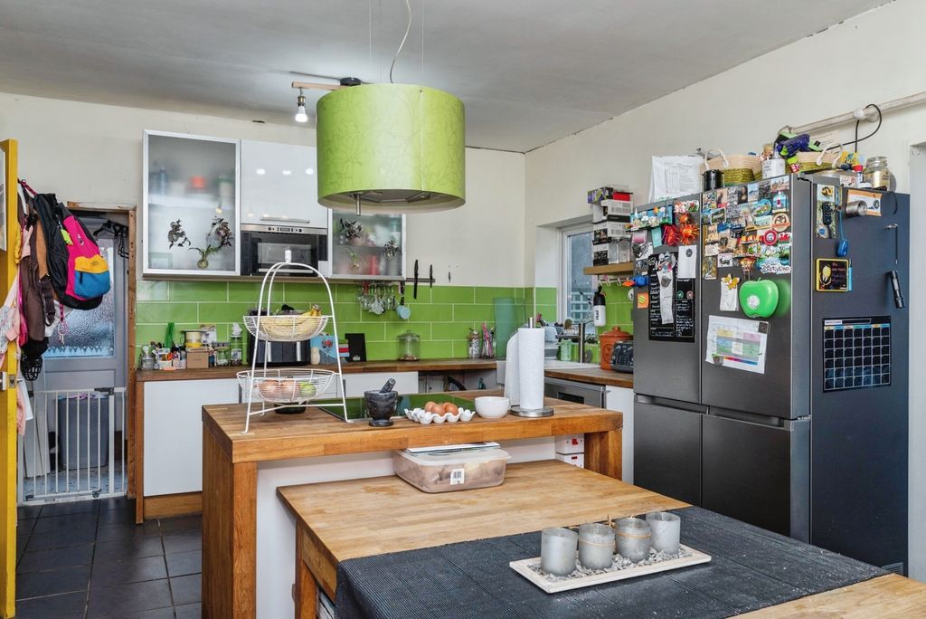 Property photo 3 of 17 Kitchen/Dining Room