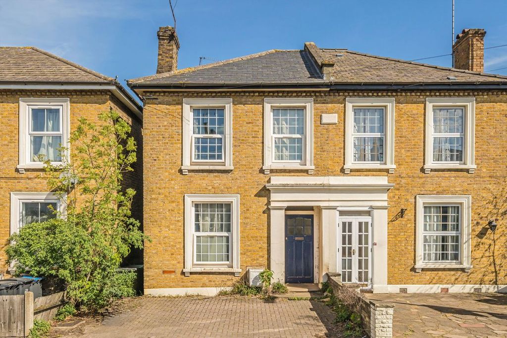 Property photo 1 of 1