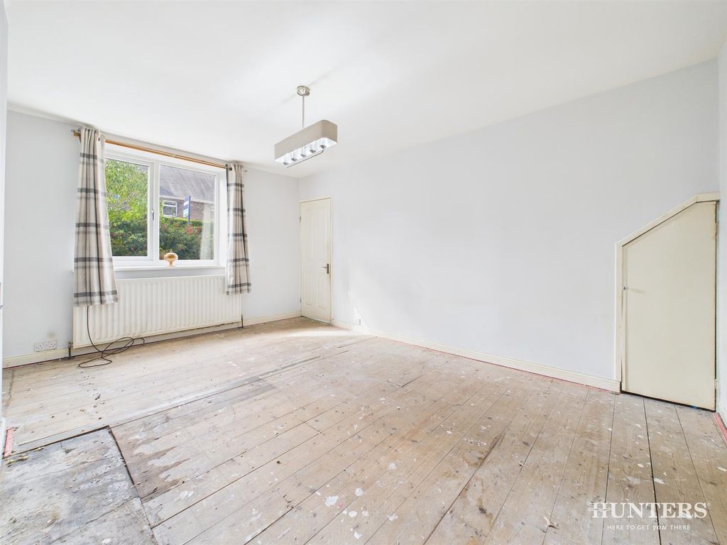 Property photo 3 of 18 Cam03792G0-Pr0314-Still003.Jpg